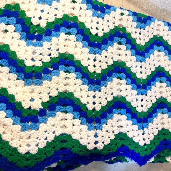 Vintage Afghan Chevron Crochet Zig Zag Couch Throw Blue Green Granny 45 x 80